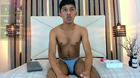 natzuki_ online show from April 2026 12:20:01 PM