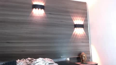natzuki_ online show from May 2026 08:03:02 PM