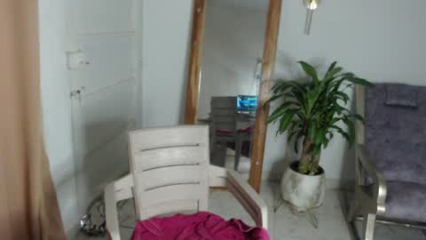 Stella Mcqueen online show from May 2026 09:24:02 PM