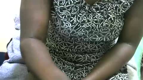 nauhgty011 online show from December 2024 06:37:01 AM