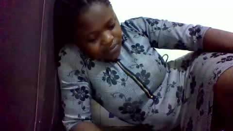 nauhgty011 online show from December 2024 04:48:01 PM