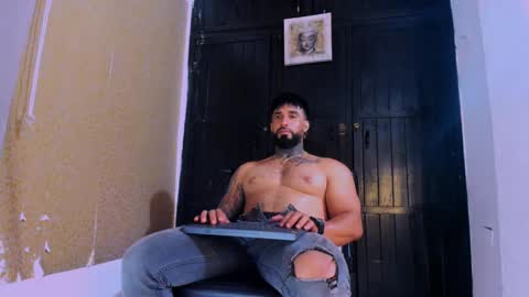 Snapshot of naughty_dominant chatting on January 2025 03:39:02 AM Miller online show from January 2025 03:39:02 AM
