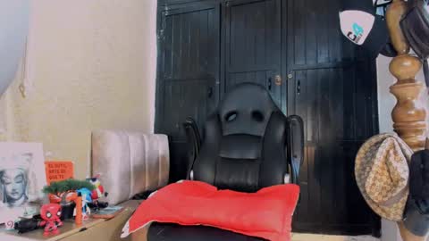 Snapshot of naughty_dominant chatting on January 2025 03:45:01 AM Miller online show from January 2025 03:45:01 AM