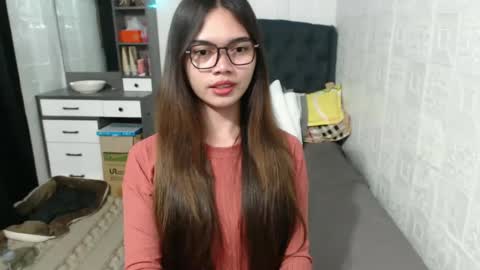 Snapshot of naughty_emmats chatting on December 2024 04:31:01 AM emma online show from December 2024 04:31:01 AM