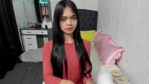 Snapshot of naughty_emmats chatting on December 2024 04:02:02 PM emma online show from December 2024 04:02:02 PM