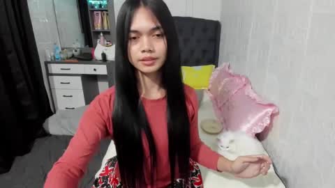 Snapshot of naughty_emmats chatting on December 2024 07:07:02 PM emma online show from December 2024 07:07:02 PM