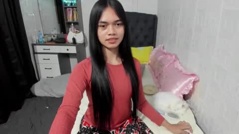 Snapshot of naughty_emmats chatting on December 2024 10:10:02 PM emma online show from December 2024 10:10:02 PM