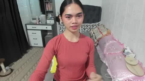 Snapshot of naughty_emmats chatting on January 2025 07:24:01 AM emma online show from January 2025 07:24:01 AM