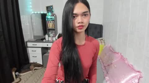 Snapshot of naughty_emmats chatting on January 2025 08:37:02 PM emma online show from January 2025 08:37:02 PM