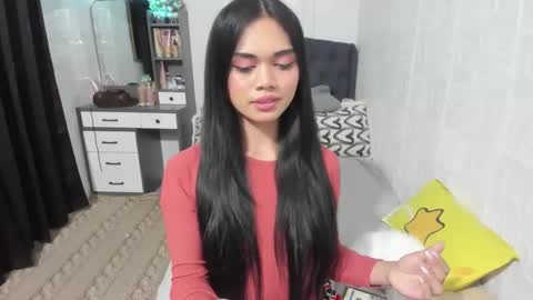 Snapshot of naughty_emmats chatting on February 2025 05:47:02 PM emma online show from February 2025 05:47:02 PM