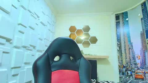 Kitten online show from April 2026 11:57:01 AM