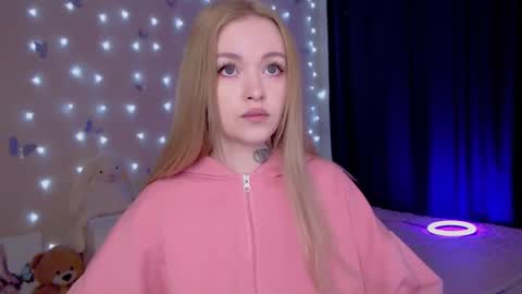 Snapshot of naughty_mablee chatting on February 2026 11:58:01 PM Mable online show from February 2026 11:58:01 PM