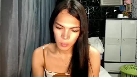 Snapshot of naughty_princess24 chatting on November 2025 09:18:02 AM Ariela online show from November 2025 09:18:02 AM