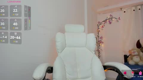 Lau    online show from March 2026 02:04:02 AM