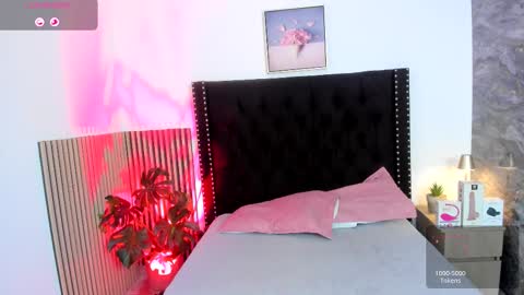 Snapshot of naughty_twink_ chatting on October 2025 11:43:01 AM Noah online show from October 2025 11:43:01 AM