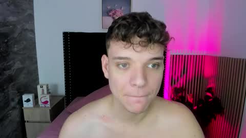 Snapshot of naughty_twink_ chatting on November 2025 11:54:01 AM Noah online show from November 2025 11:54:01 AM