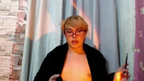 Snapshot of naughty_ursula21xxx chatting on February 2025 12:28:01 PM naughty_ursula21xxx online show from February 2025 12:28:01 PM