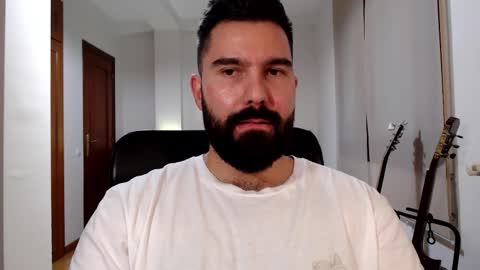 Tom online show from October 2025 09:43:01 AM