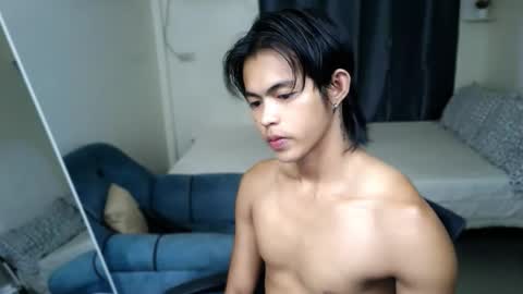 Snapshot of naughtyboylouie chatting on April 2026 12:24:01 PM Loue online show from April 2026 12:24:01 PM