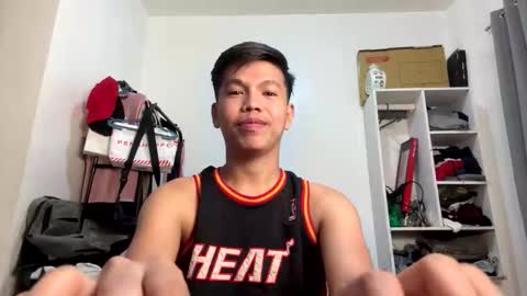 Snapshot of naughtybutsexy69 chatting on October 2025 08:04:02 AM Arch online show from October 2025 08:04:02 AM