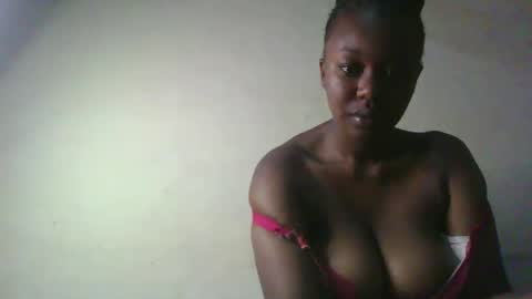 Snapshot of naughtygee100 chatting on February 2026 09:31:01 PM Shee online show from February 2026 09:31:01 PM