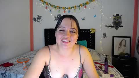 Snapshot of naughtygirl_mmm chatting on March 2025 10:53:01 PM Valeria online show from March 2025 10:53:01 PM