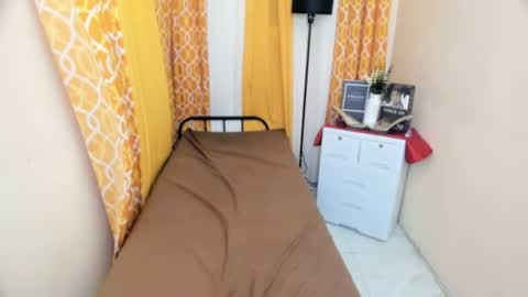naughtyjanela online show from April 2026 12:30:01 PM