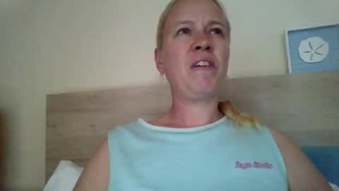 naughtyjennyblondeuk online show from April 2026 05:39:02 PM