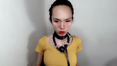 naughtypetiteangel online show from October 2025 10:43:02 PM