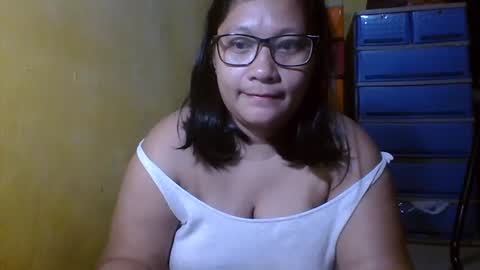 Snapshot of naughtypinay08 chatting on October 2025 08:08:02 PM juls online show from October 2025 08:08:02 PM