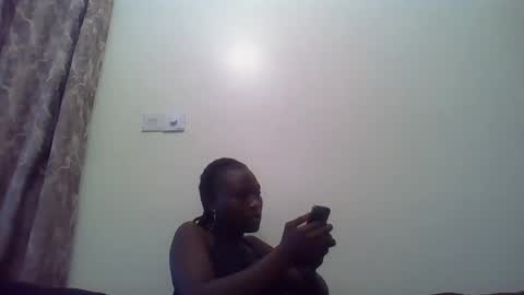 Snapshot of naughtyqueen12 chatting on January 2025 06:33:01 AM naughtyqueen12 online show from January 2025 06:33:01 AM