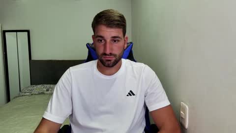 Nico online show from February 2026 07:43:01 PM