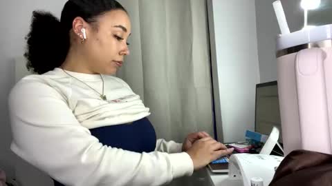 Snapshot of nautinautica chatting on January 2025 11:38:01 PM nautinautica online show from January 2025 11:38:01 PM