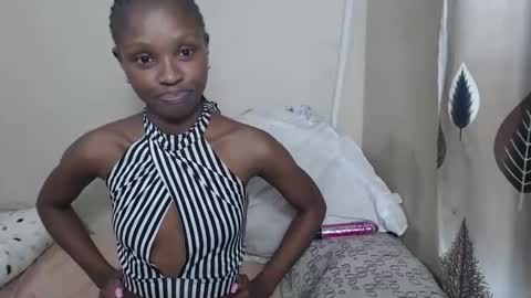 nawtylarissa_ online show from September 2025 06:19:01 PM