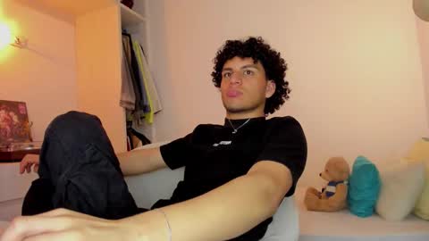 Natan online show from November 2025 04:34:02 AM