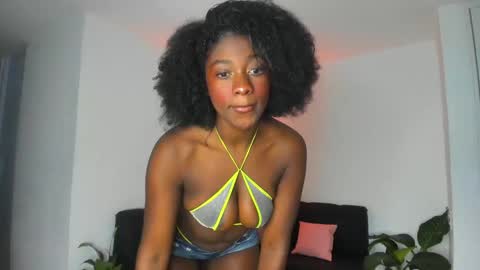 Snapshot of nayah_williams chatting on December 2024 04:42:02 AM Nayah Williams - OnlyFans online show from December 2024 04:42:02 AM