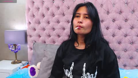 Snapshot of nayecloud chatting on December 2024 12:29:01 AM Naye online show from December 2024 12:29:01 AM