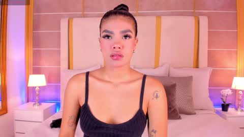 Snapshot of naylagrey chatting on November 2025 11:38:02 AM online show from November 2025 11:38:02 AM