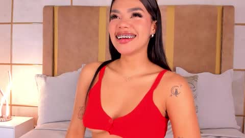 Snapshot of naylagrey chatting on November 2025 11:43:02 AM online show from November 2025 11:43:02 AM