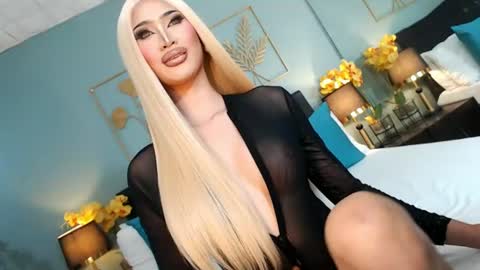 Snapshot of nayumi_edwards chatting on July 2026 06:01:02 PM F R A N Z I A online show from July 2026 06:01:02 PM