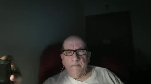 Snapshot of needlesslove chatting on April 2026 12:27:01 AM Tom online show from April 2026 12:27:01 AM