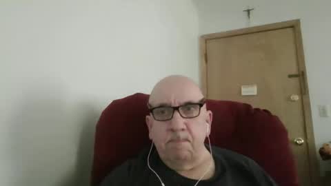 Snapshot of needlesslove chatting on April 2026 10:29:02 PM Tom online show from April 2026 10:29:02 PM