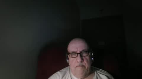 Snapshot of needlesslove chatting on May 2026 01:46:02 AM Tom online show from May 2026 01:46:02 AM