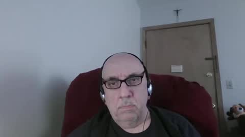 Snapshot of needlesslove chatting on May 2026 09:05:02 PM Tom online show from May 2026 09:05:02 PM
