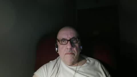 Snapshot of needlesslove chatting on June 2026 02:03:01 AM Tom online show from June 2026 02:03:01 AM