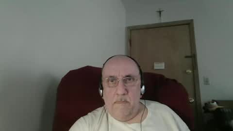 Snapshot of needlesslove chatting on June 2026 11:16:02 PM Tom online show from June 2026 11:16:02 PM