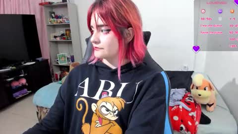 Geek Nicole    im Neeko UwU online show from October 2025 12:08:02 AM