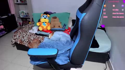 Geek Nicole    im Neeko UwU online show from October 2025 05:47:02 PM