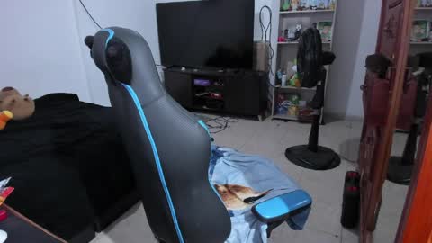 Geek Nicole    im Neeko UwU online show from May 2026 11:21:01 PM