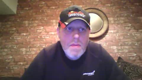 Snapshot of neil_uk_1976 chatting on October 2025 04:43:01 AM Neil online show from October 2025 04:43:01 AM